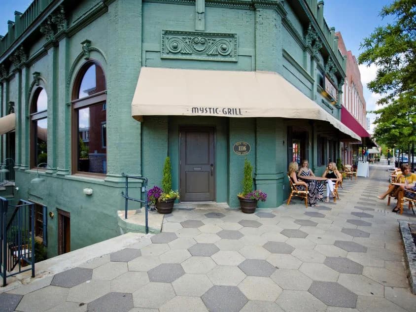 LuxShuttle private car service to Covington Georgia dining and restaurants