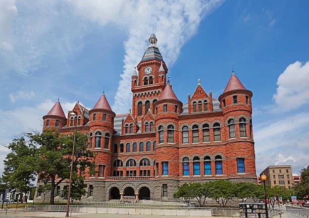 LuxShuttle private car service to Dallas GA historic downtown — Paulding County courthouse and town square