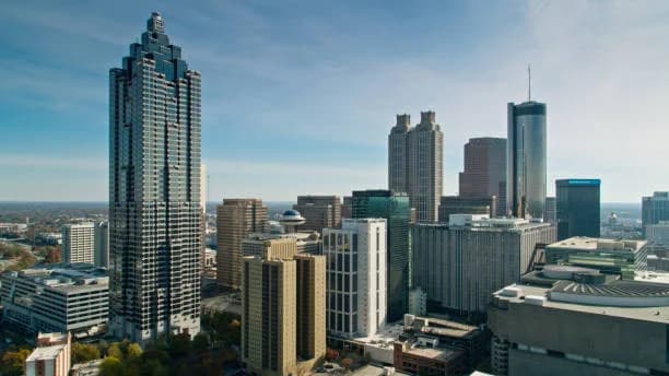 LuxShuttle private transfer to Downtown Atlanta Financial District near FTY Airport