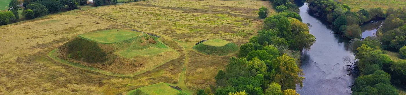 LuxShuttle airport shuttle to Etowah Indian Mounds — Mississippian archaeological site near CNI Airport