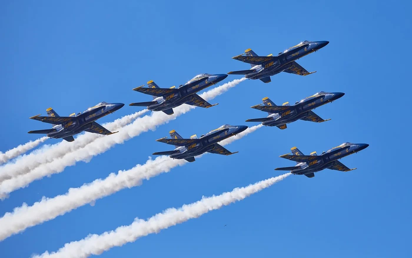 LuxShuttle private aviation transfer to Blue Angels air show at Falcon Field FFC