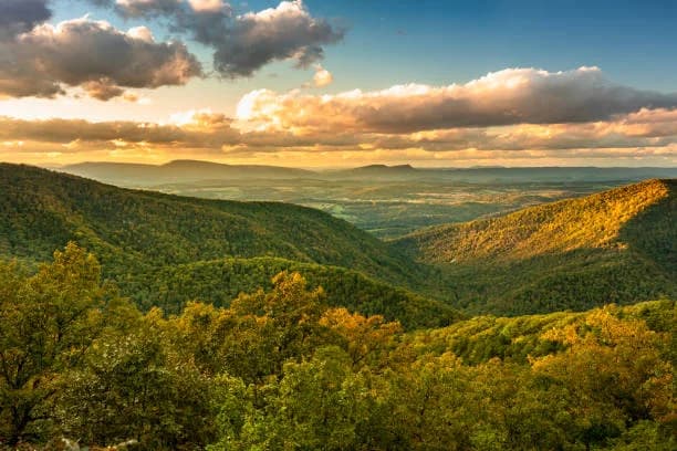 LuxShuttle private charter to Northeast Georgia Mountains — Blue Ridge scenic drive from Gainesville