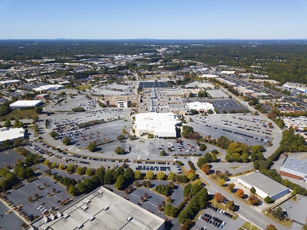 LuxShuttle private transfer to Gwinnett Place / Pleasant Hill Corridor near LZU Airport