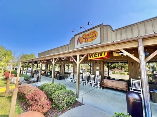 LuxShuttle private transfer to Cracker Barrel — Southern comfort dining in Locust Grove near HMP