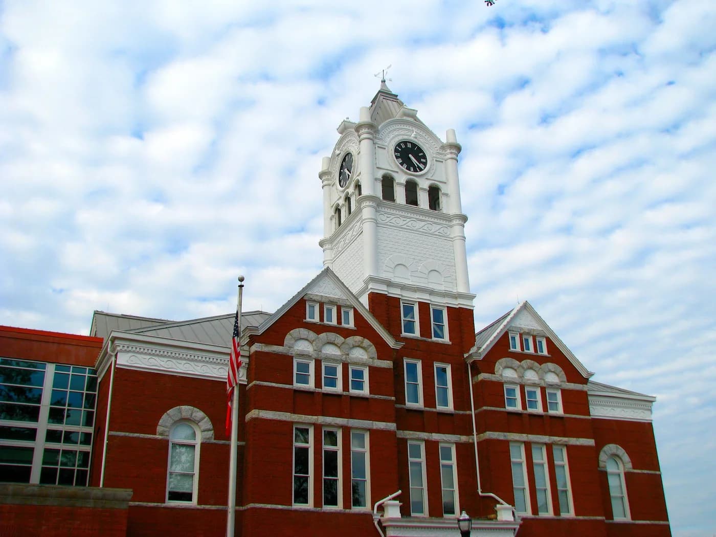 LuxShuttle private car service to McDonough town square — historic Henry County Courthouse
