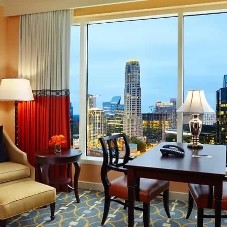 LuxShuttle private transfer to InterContinental Buckhead Atlanta near PDK Airport