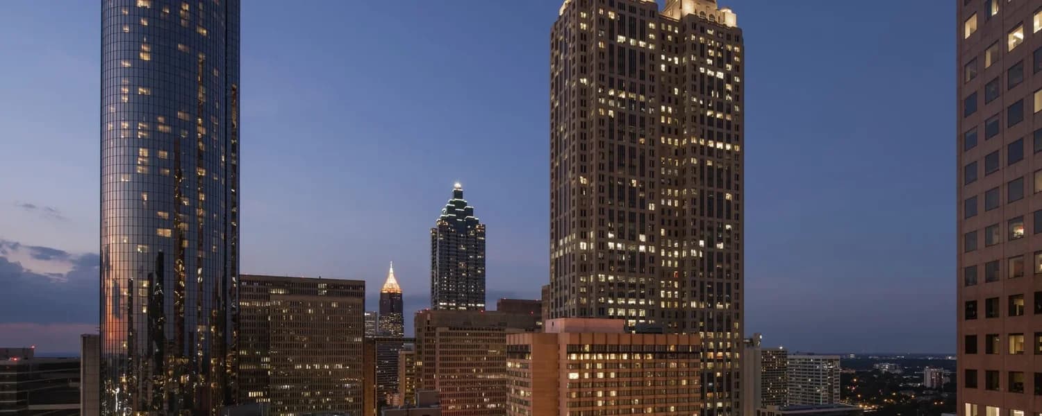 LuxShuttle private transfer to The Ritz-Carlton, Buckhead near PDK Airport