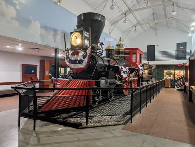 LuxShuttle private transfer to the Southern Museum of Civil War and Locomotive History — Kennesaw historic attraction near RYY