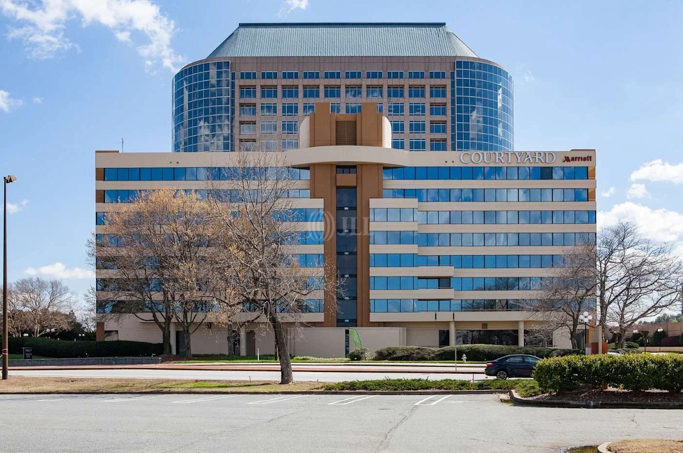 LuxShuttle private transfer to Vinings / Cumberland Corporate District near FTY Airport