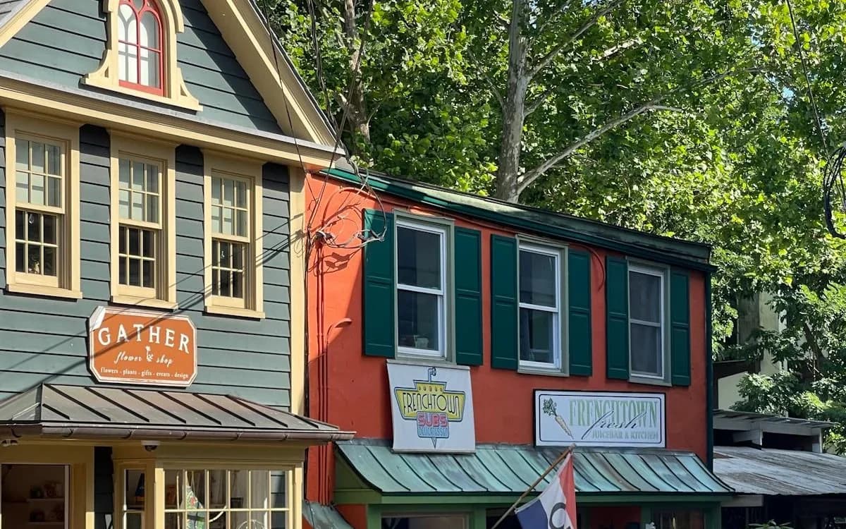 LuxShuttle chauffeur service to Cartersville Downtown Historic District — charming storefronts near VPC airport
