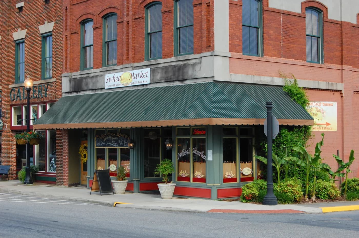 LuxShuttle private transfer to Swheat Market — bakery and cafe on the Cartersville public square near VPC airport