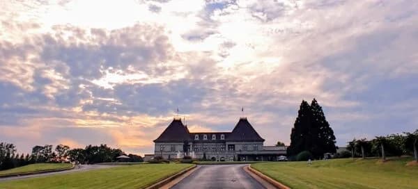 LuxShuttle private chauffeur to Chateau Elan Winery and Resort — European estate with tastings and golf near WDR