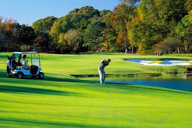 LuxShuttle private transfer to The Georgia Club — Jack Nicklaus Signature golf course near WDR airport