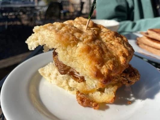LuxShuttle private transfer to Mama's Boy — Southern brunch and biscuits in Athens near WDR Airport