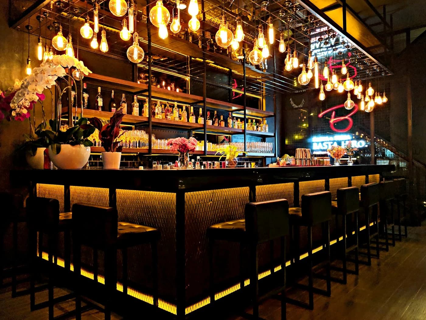 Manchester Arms British pub dining — College Park restaurant near FTY Airport