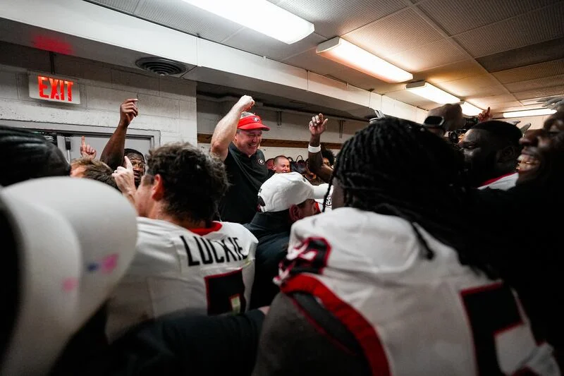 Atlanta Air Show spectators and aircraft at Falcon Field FFC Peachtree City